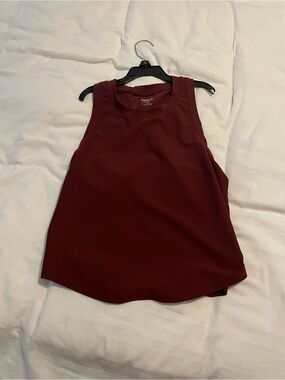 Old Navy Women's Burgundy Sleeveless Tank Top